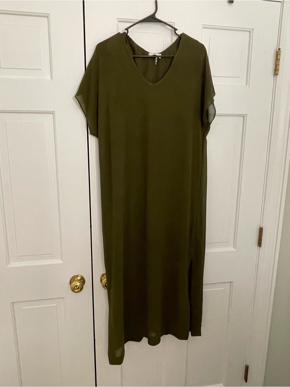entro Olive Green V-Neck Midi Dress